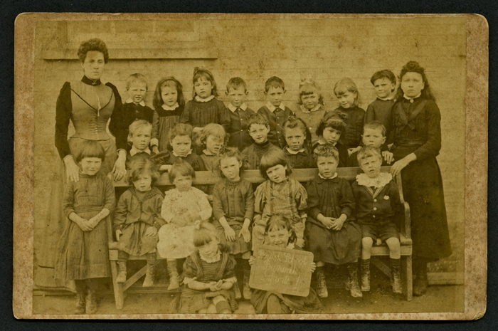 Cabinet photograph of infant group from Burwell British School 1907