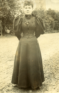 Unidentified lady, Percy Slater Collection 1890s